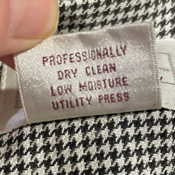 Vintage 90sBlack and White Houndstooth Print Blazer, Lace Hanky Button Front - Picture 5 of 10